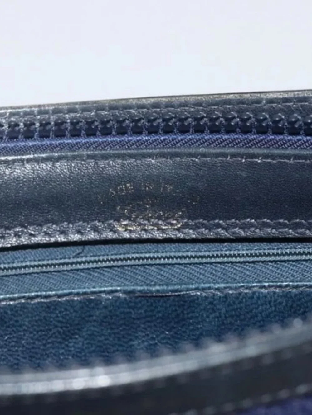 Gucci brand	gucci color	navy